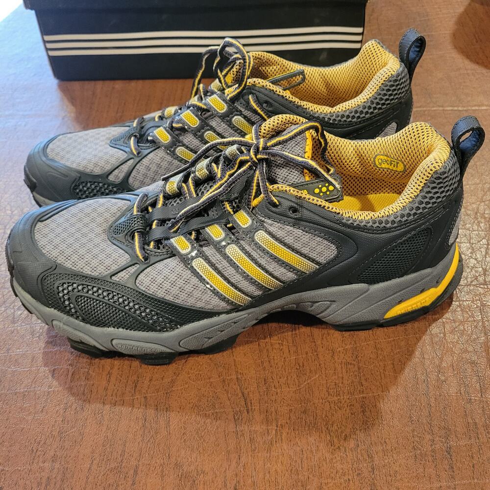 Adidas New in the box Supernova trail running shoes 748659. Size 9.5 Mens